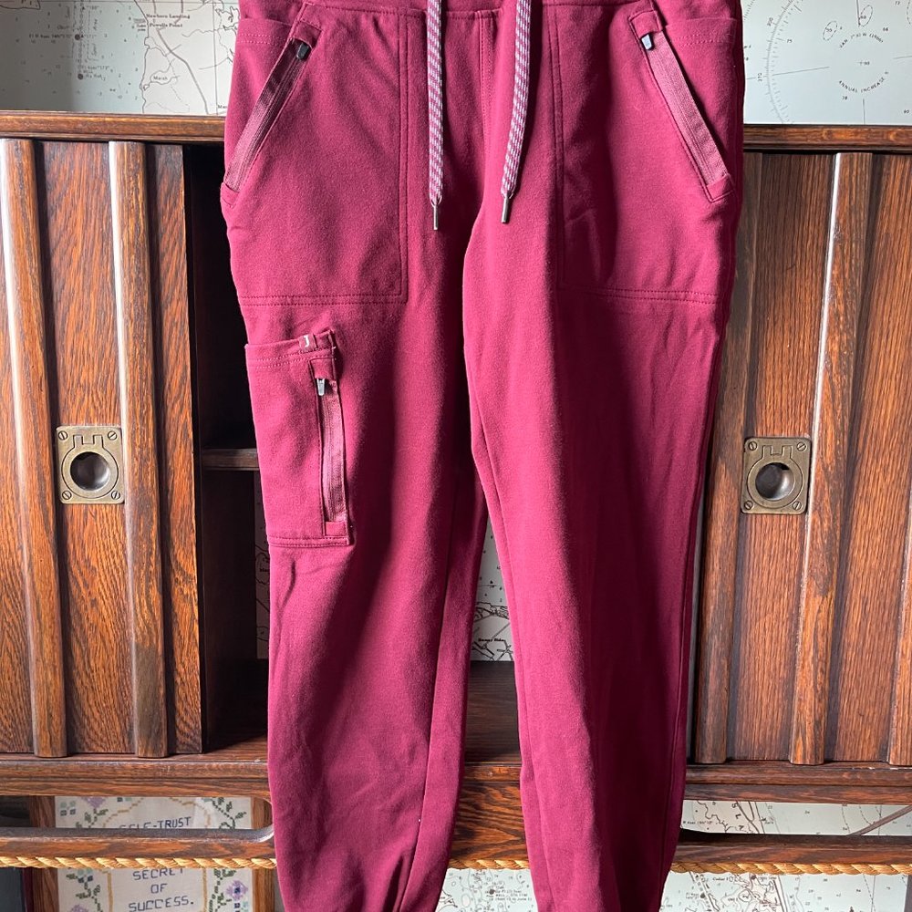 Jaanuu Scrubs Women's Essential Jogger Pant Medium Petite